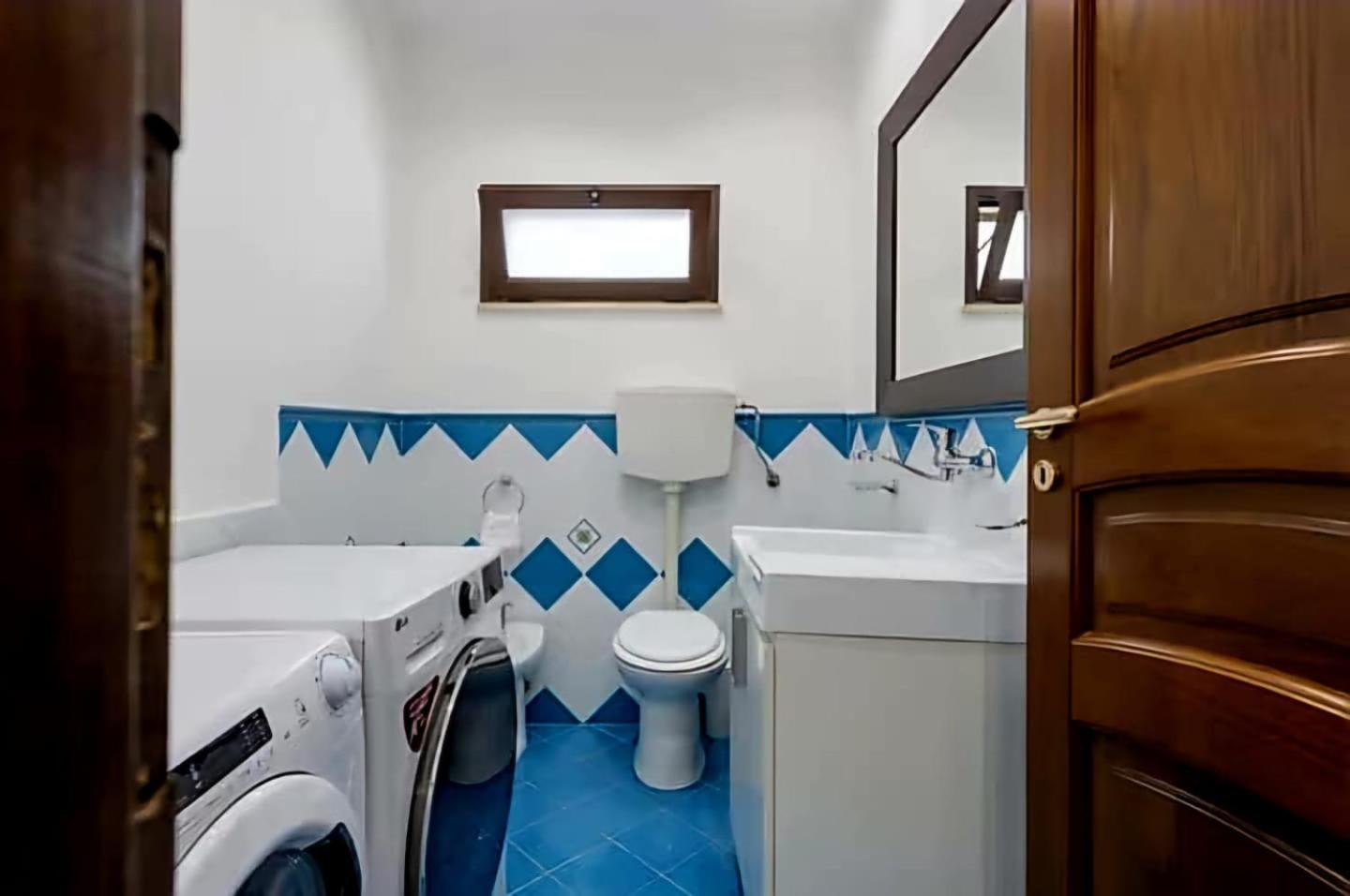 Villa Antonio Чинизи Екстериор снимка
