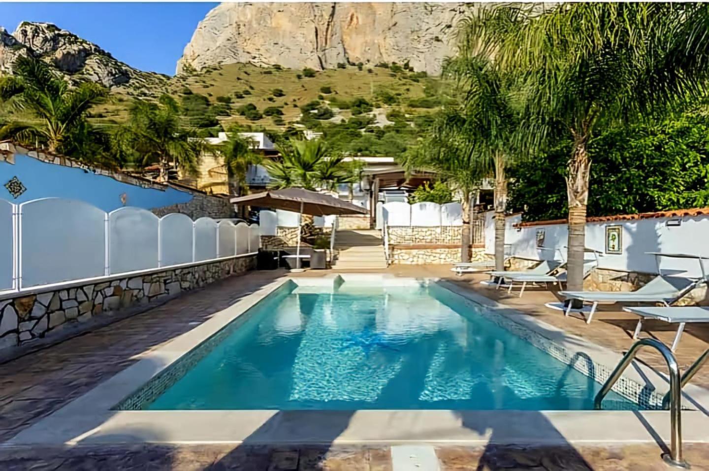 Villa Antonio Чинизи Екстериор снимка